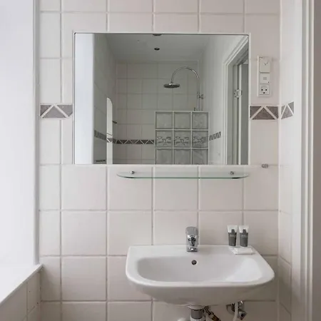 Stylish And Bright 2 Bedroom In Cph N