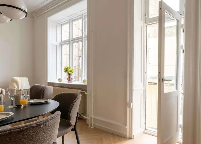 Stylish And Bright 2 Bedroom In Cph N * København